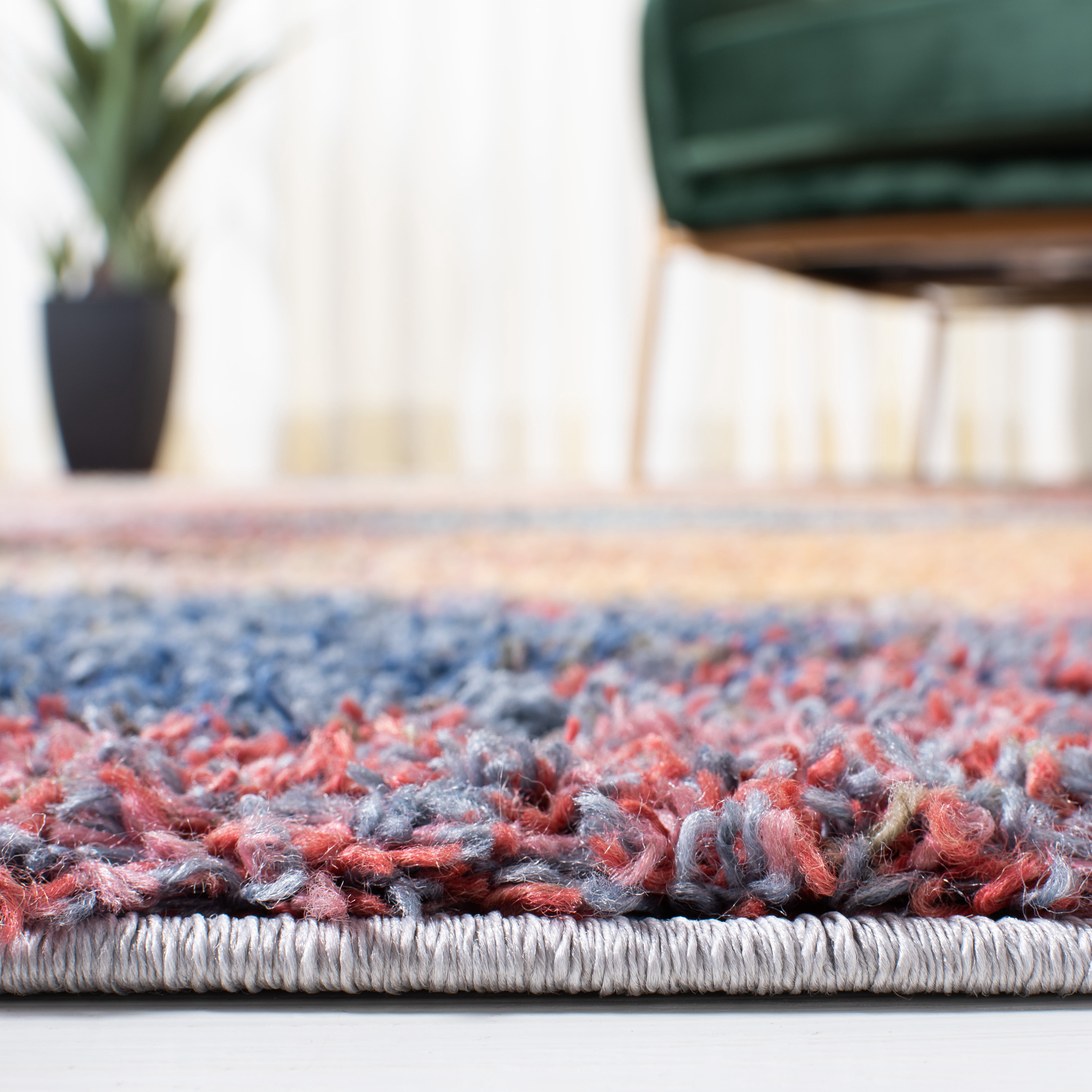 SAFAVIEH Calista Charmaine Camouflage Area Rug, Red/Blue, 6'7" x 6'7" Round