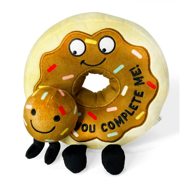 Punchkins - You Complete Me Chocolate Donut Plushie - Divertido juego de palabras Meme Gag Gift Stocking Stuffer Presente Ideal para apoyo emocional Accesorio de escritorio divertido