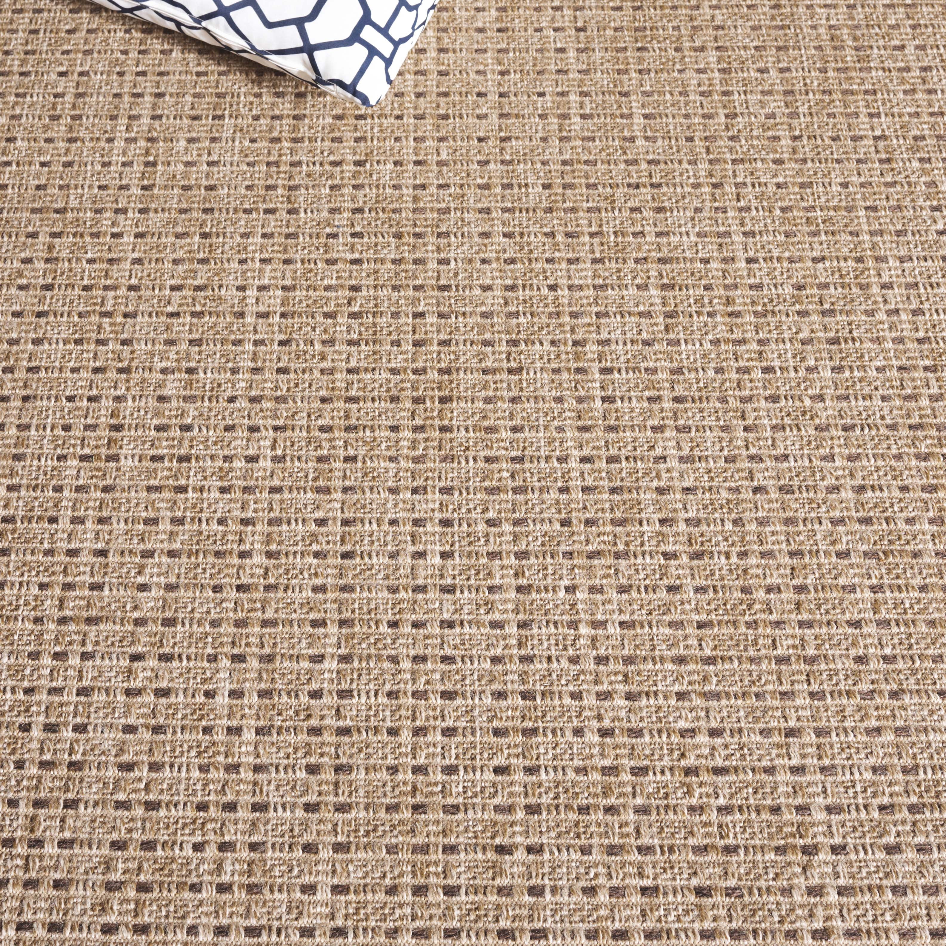 SAFAVIEH Retreat Drummond Solid Indoor/Outdoor Area Rug, Natural/Brown, 6'7" x 6'7" Round