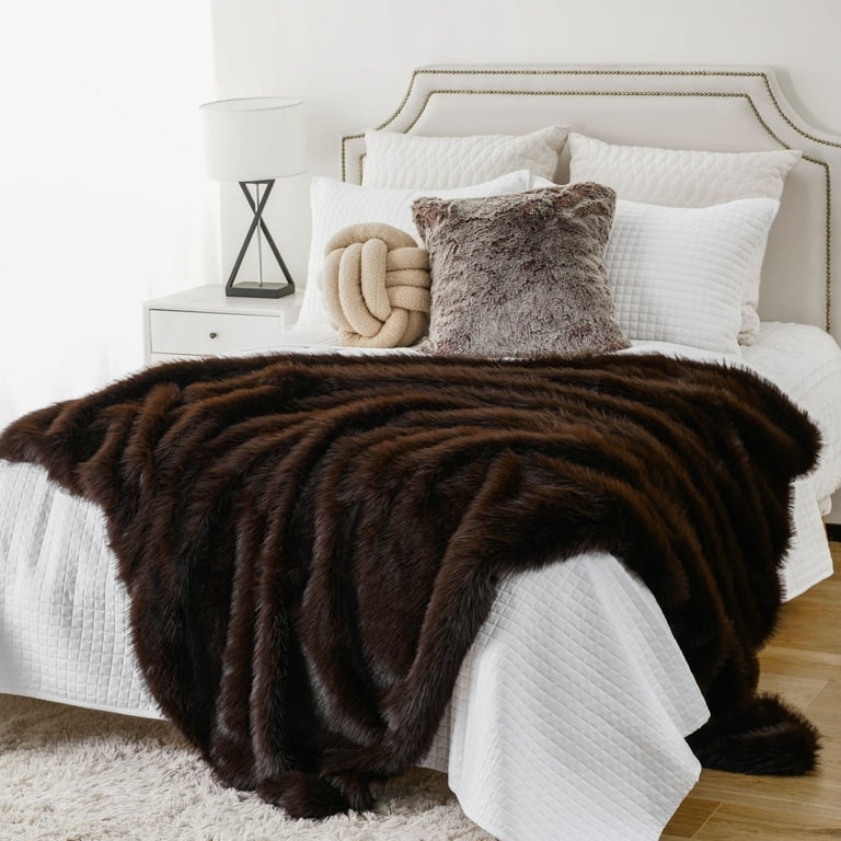 Battilo Luxury Fluffy Brown Faux Fur Throw Blanket Cozy Thick Warm Fur Blanket for Couch Sofa Chair Bed Plush Fuzzy Fur Throws with Long Pile