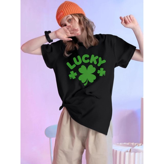 Lucky" Clover Print Casual T-Shirt for St. Patrick's Day - Soft Polyester, Round Neck, Short Sleeve, Machine Washable, Pink with Green Four-Leaf Clover Design, Ideal for Spring & Summer Festivities