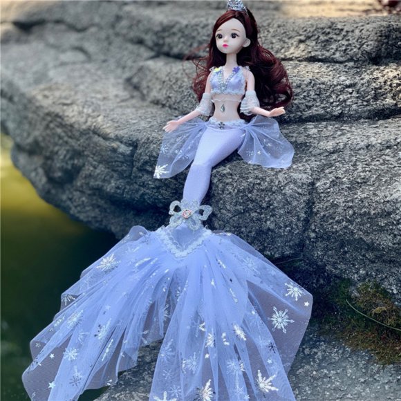 Sophia la Poupée Princesse Sirène Enchanteresse - 45 cm de Hauteur avec 11 Articulations Mobiles, Yeux 3D Réels, Jupe Arc-en-Ciel, Couronne et Boucles d'Oreilles, Construction en Plastique ABS pour Âges de 3 Mois à 18 Ans, Comprend Fée &