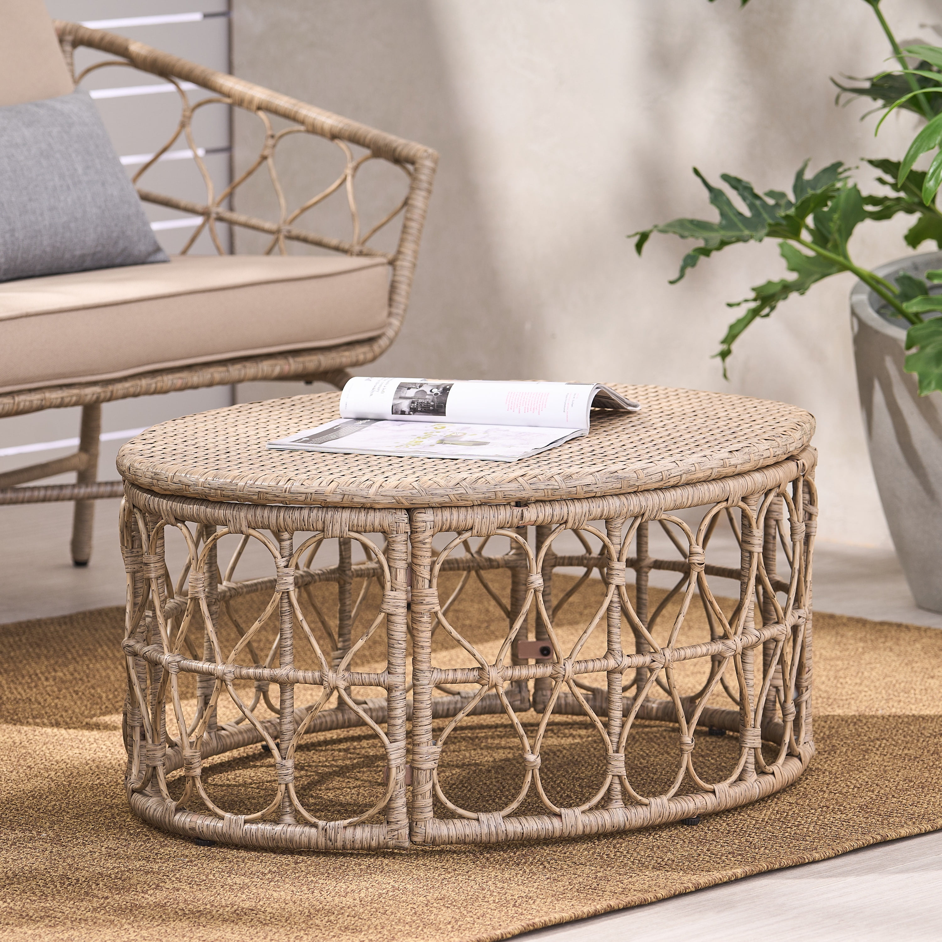 Outdoor Wicker Weave Coffee Table, Leisure Center Table for Patio Garden, Light Brown