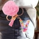 thumbnail image 2 of Colgante de llavero con letras iniciales en inglés | Amuleto de llavero de cuero | Accesorio de viaje ligero y duradero | 26 Estilos | Decoración de moda personalizada | 1 pieza, 2 of 5