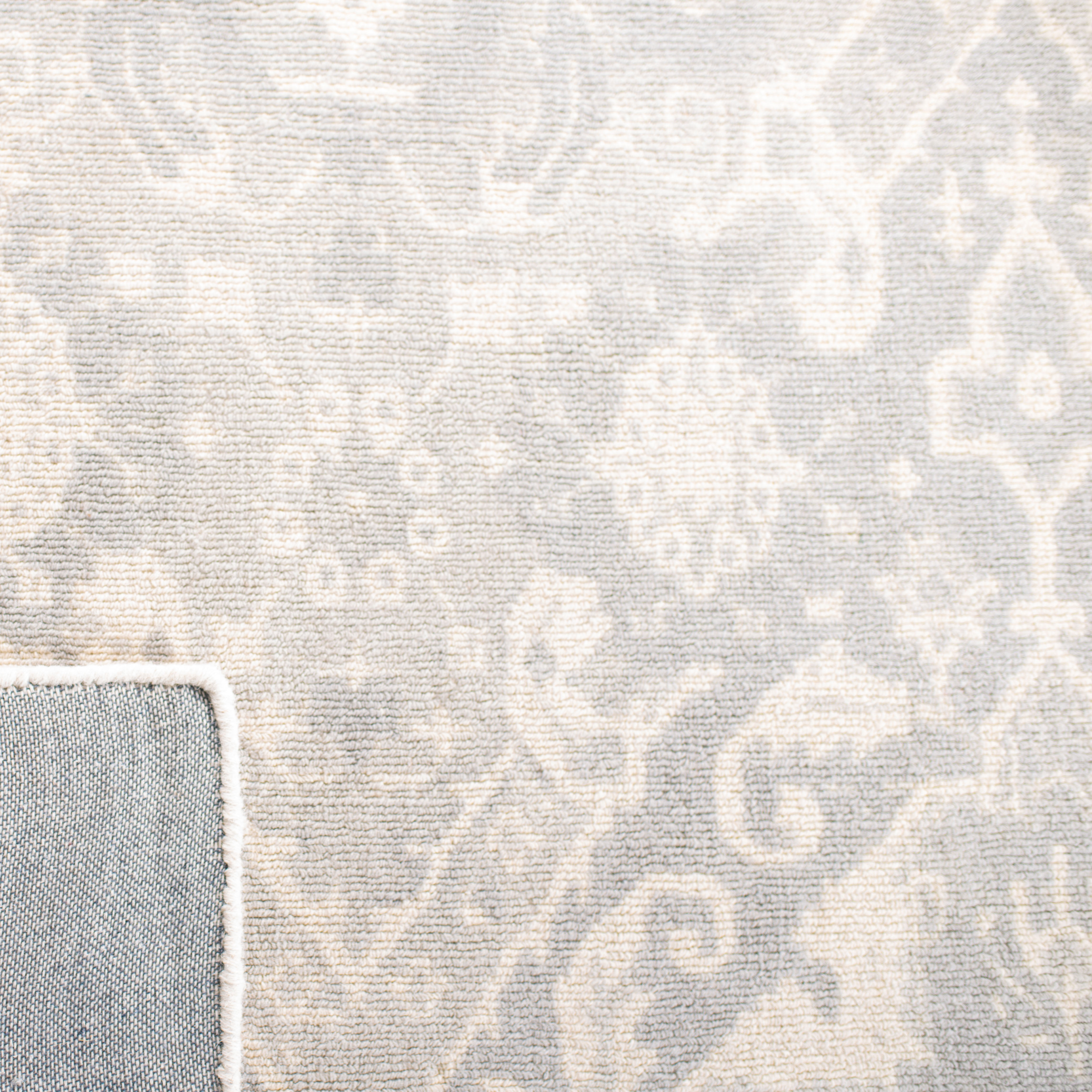 SAFAVIEH Restoration Vintage Eunice Border Wool Area Rug, Light Grey/Ivory, 6' x 9'
