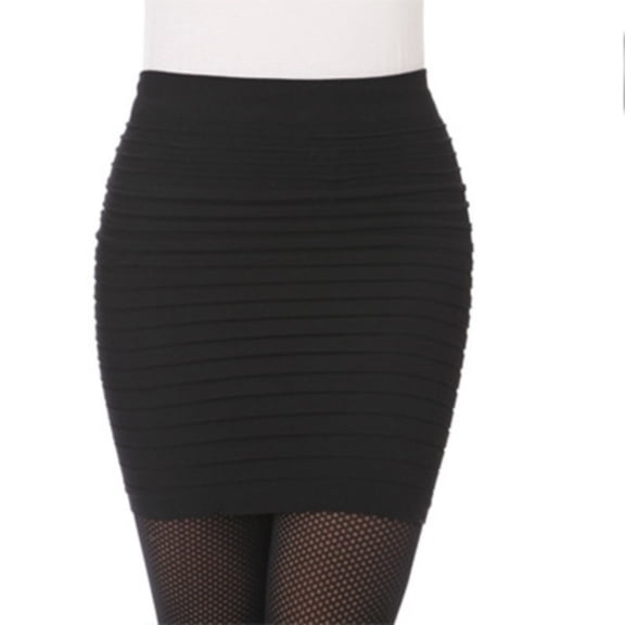 Summer New Fashionable Half Length Skirt With Thin Stripes One Step Wrinkle Skirt Elastic Large Size Women Bag Hip Short Skirt