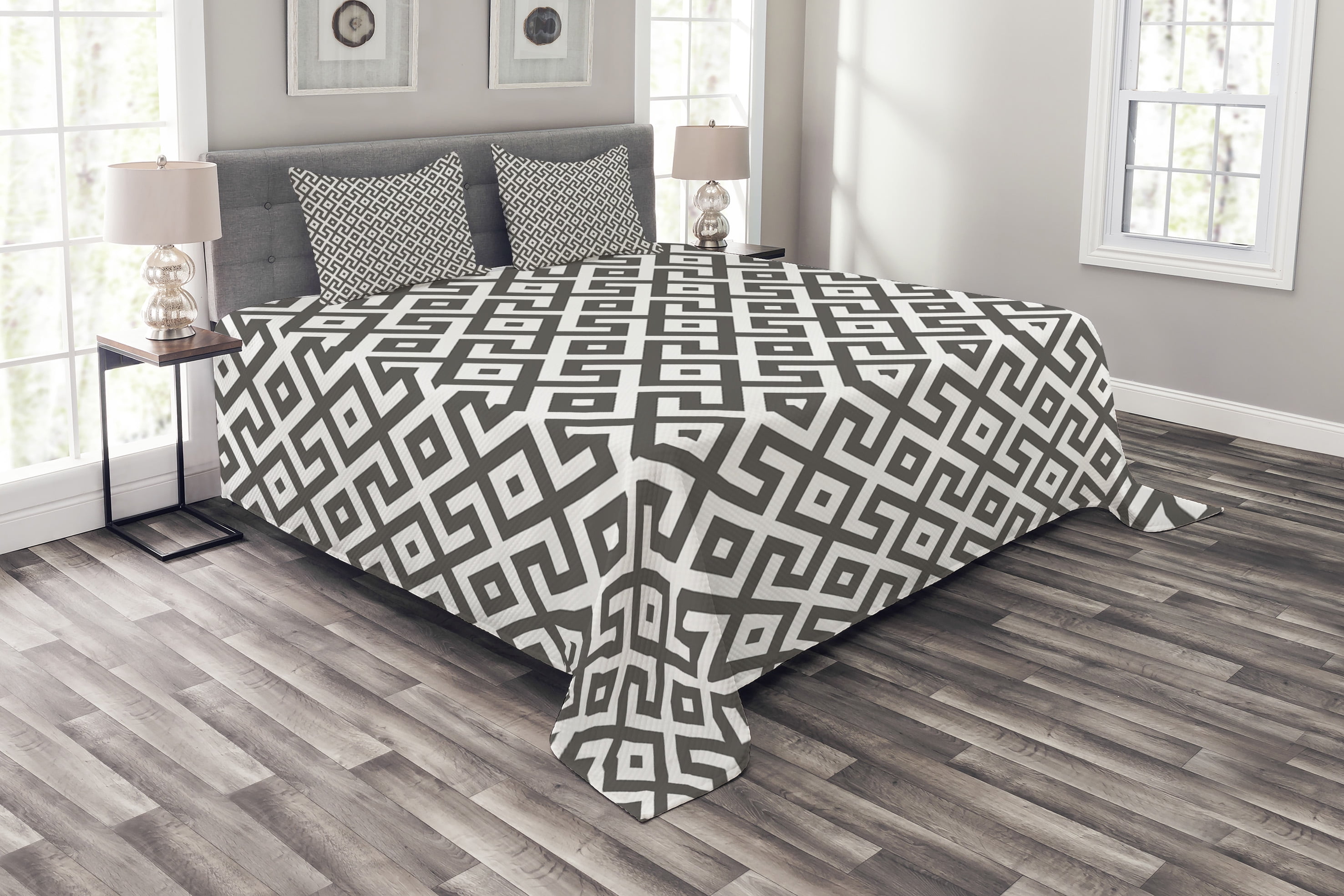 Modern Bedspread Set, Graphic Style Geometrical Image with White