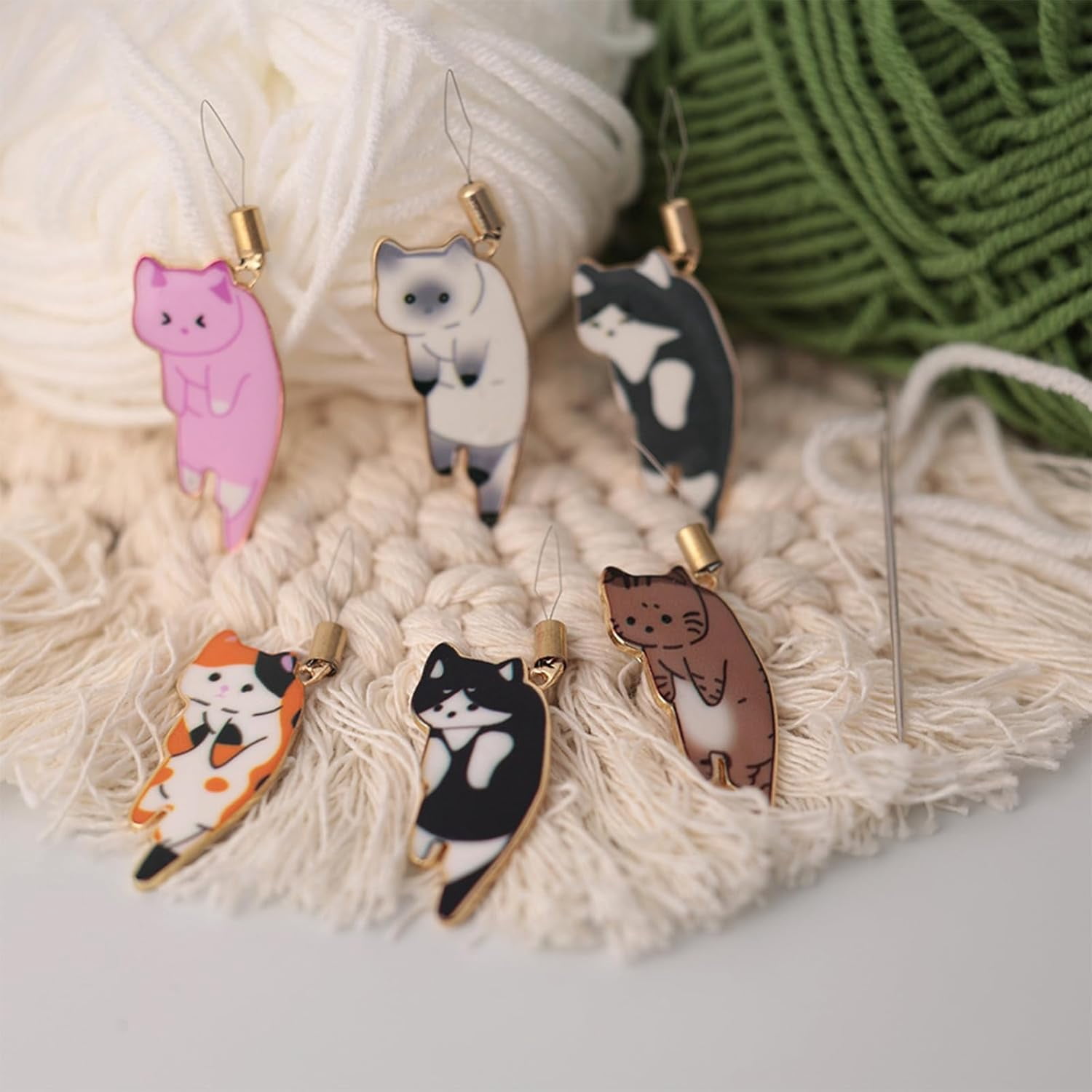 Cat Needle Threader, 6Pcs Adorable Mini Cat Threader, Clothing Embroidery Accessories, DIY Gadget for Sewing Crafting