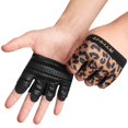 thumbnail image 1 of Guantes de entrenamiento RYMNT Minimal Leopard para hombre y mujer, 1 of 7