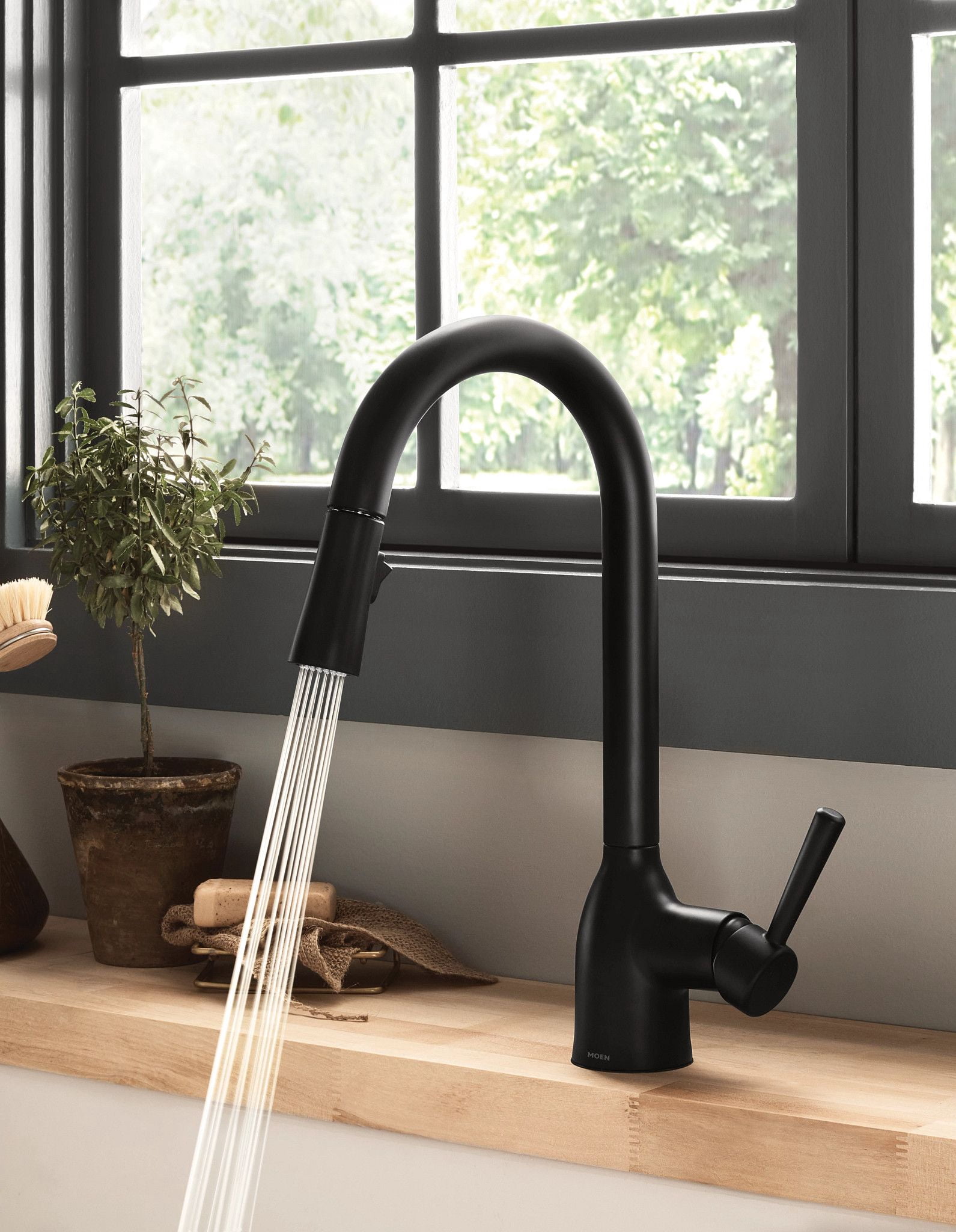 Moen Adler Matte Black Single Hole One-Handle Pull Down Kitchen Faucet, 87233BL