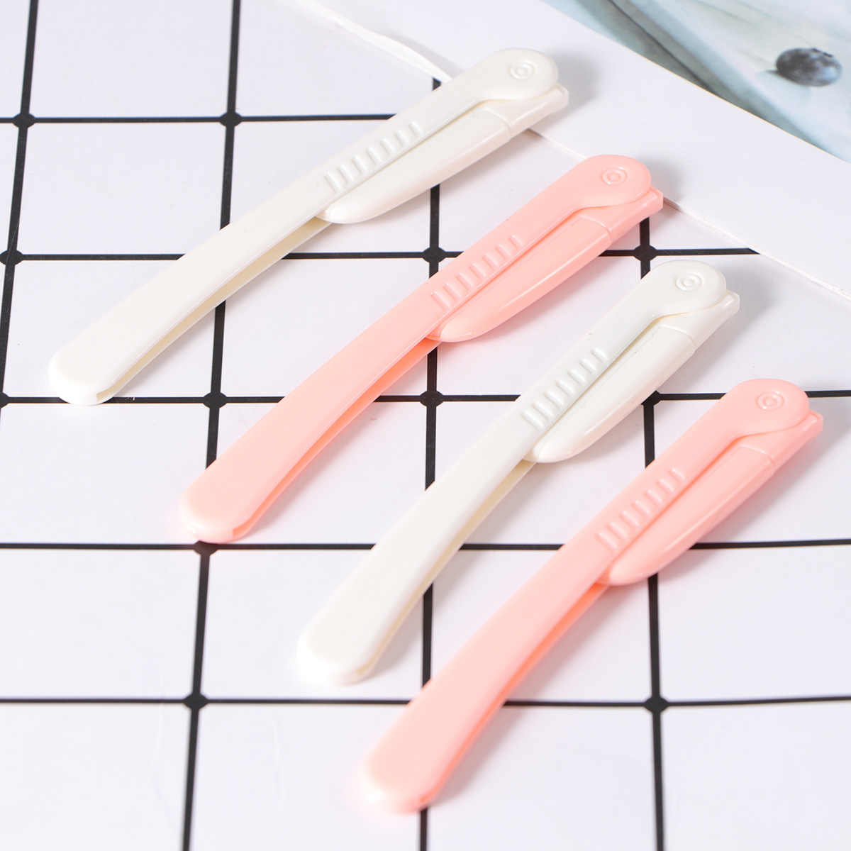 Eyebrow razor 4pcs Portable Eyebrow Razor Set Simple Foldable Eyebrow