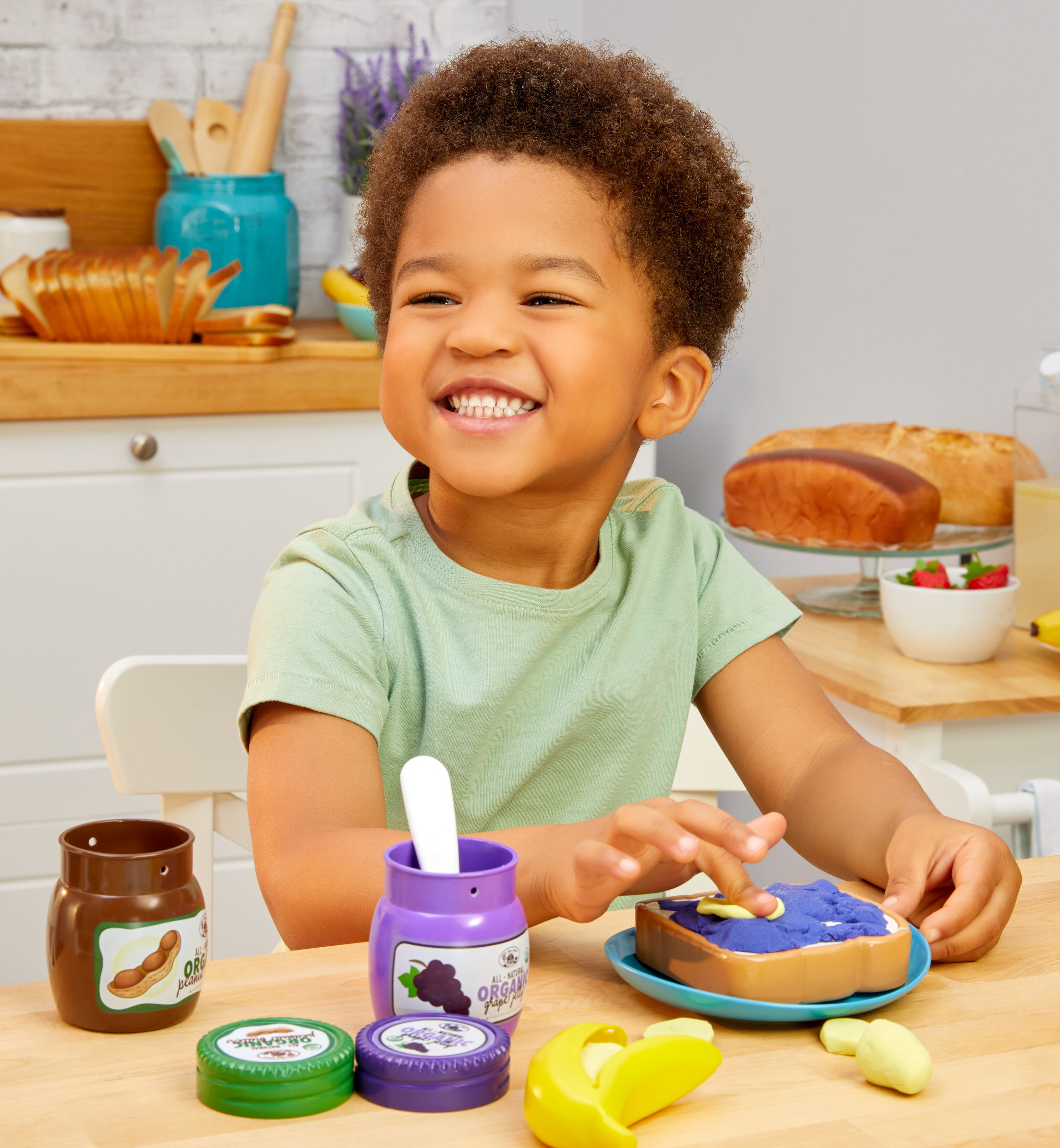 Little Tikes Creative Chef Peanut Butter & Jelly Kit with Make-It Mix Play Sand, 10 Accessories, Realistic Pretend Play Sandwich Maker, Boys, Girls, Ages 3+