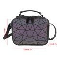 thumbnail image 3 of Bandolera Luminosa Geométrica Bolso De Hombro Reflectante Holográfico Para Mujer Con Correa Desmontable Moyic AP005097-00, 3 of 5