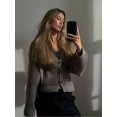 thumbnail image 3 of Cárdigan de punto liso para mujer, elegante jersey de cuello en V con una hilera de botones y mangas largas con bolsillo, ropa de abrigo para el viaje de otoño 2024, 3 of 5