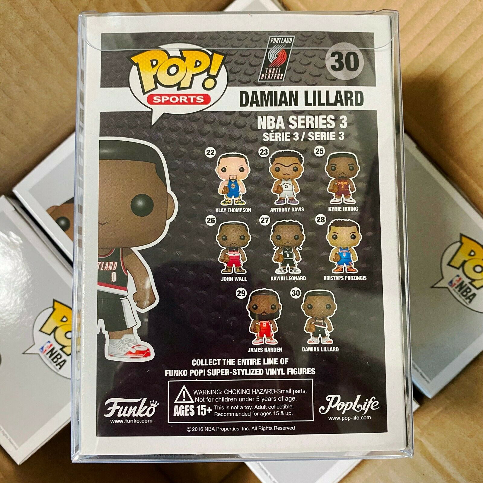  POP NBA: Blazers - Damian Lillard (Black Jersey) Funko Vinyl  Figure (Bundled with Compatible Box Protector Case) : Toys & Games