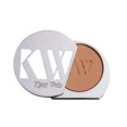 thumbnail image 1 of Polvos faciales de Kjaer Weis. Maquillaje en polvo fijador Polvo prensado ultra suave para controlar el maquillaje fijador de aceite e incluso el tono de la piel. Polvo de acabado orgánico . Maquilla, 1 of 5