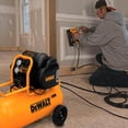 thumbnail image 2 of Compresor 1.8hp 15 Gals Horizontal 200psi DeWalt D55167, 2 of 4