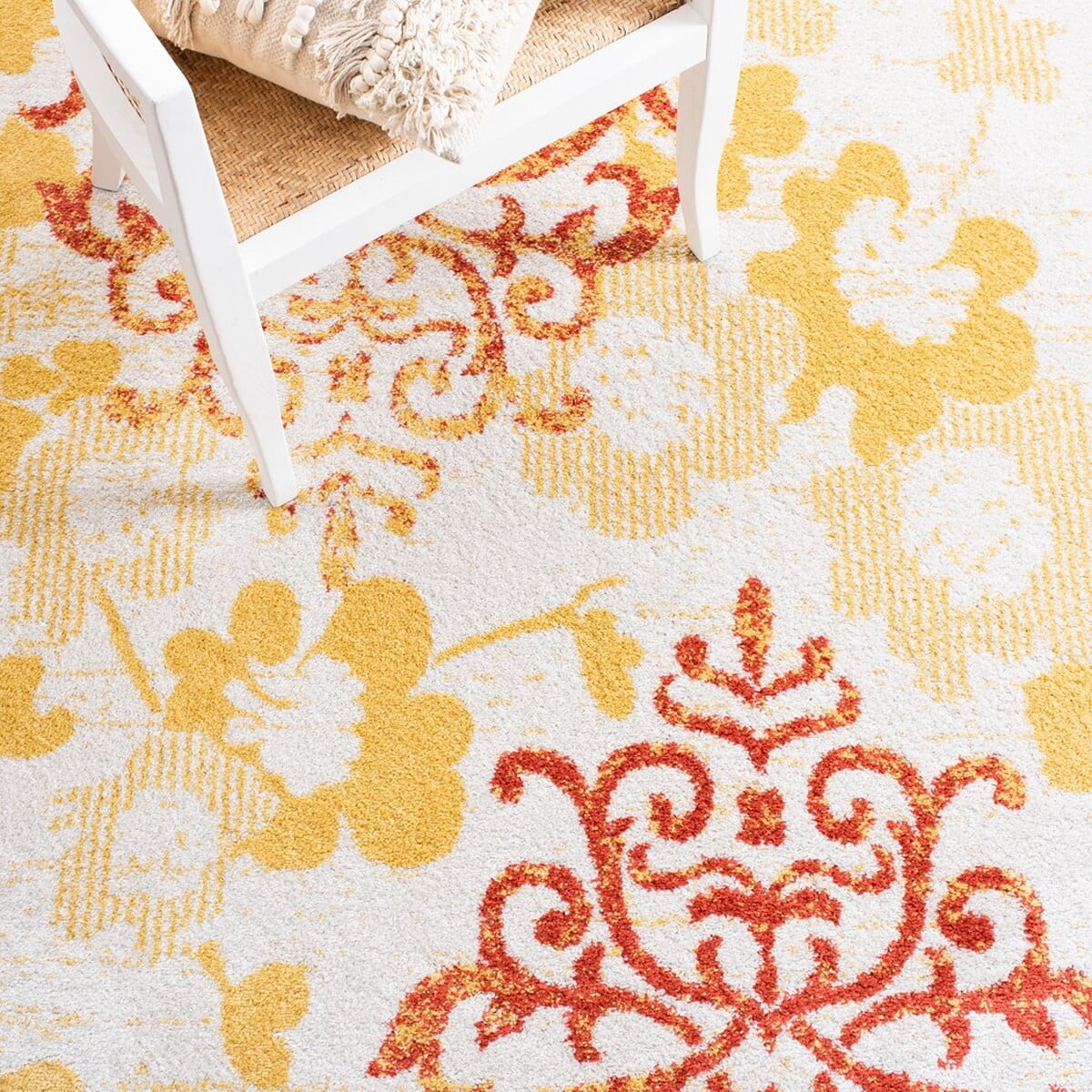SAFAVIEH Adirondack Hortense Floral Area Rug, Grey/Gold, 4'5" x 6'5"
