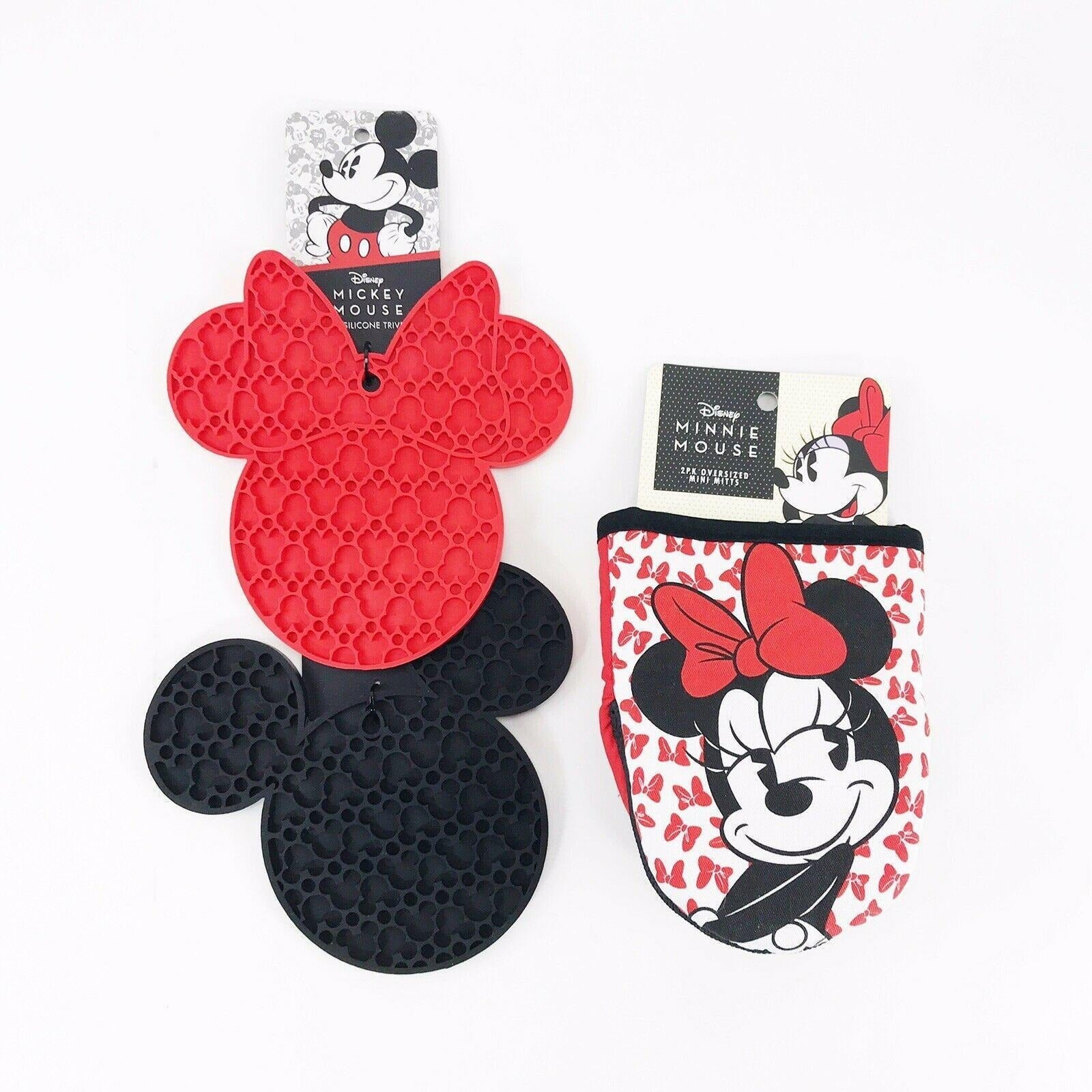 Disney Mickey Mouse Minnie Mouse 6 pc Kitchen Set Silicon Mitts Dish Towels