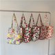 thumbnail image 4 of Bolso de hombro de mujer con diseño floral de moda, de algodón, versátil, para uso diario, de gran capacidad, para llevar hasta la axila, 4 of 5