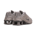thumbnail image 3 of NIKE WOMENS Shox R4 WMNS "Flat Pewter Floral" HV0934 001 from Stadium Goods, 3 of 8
