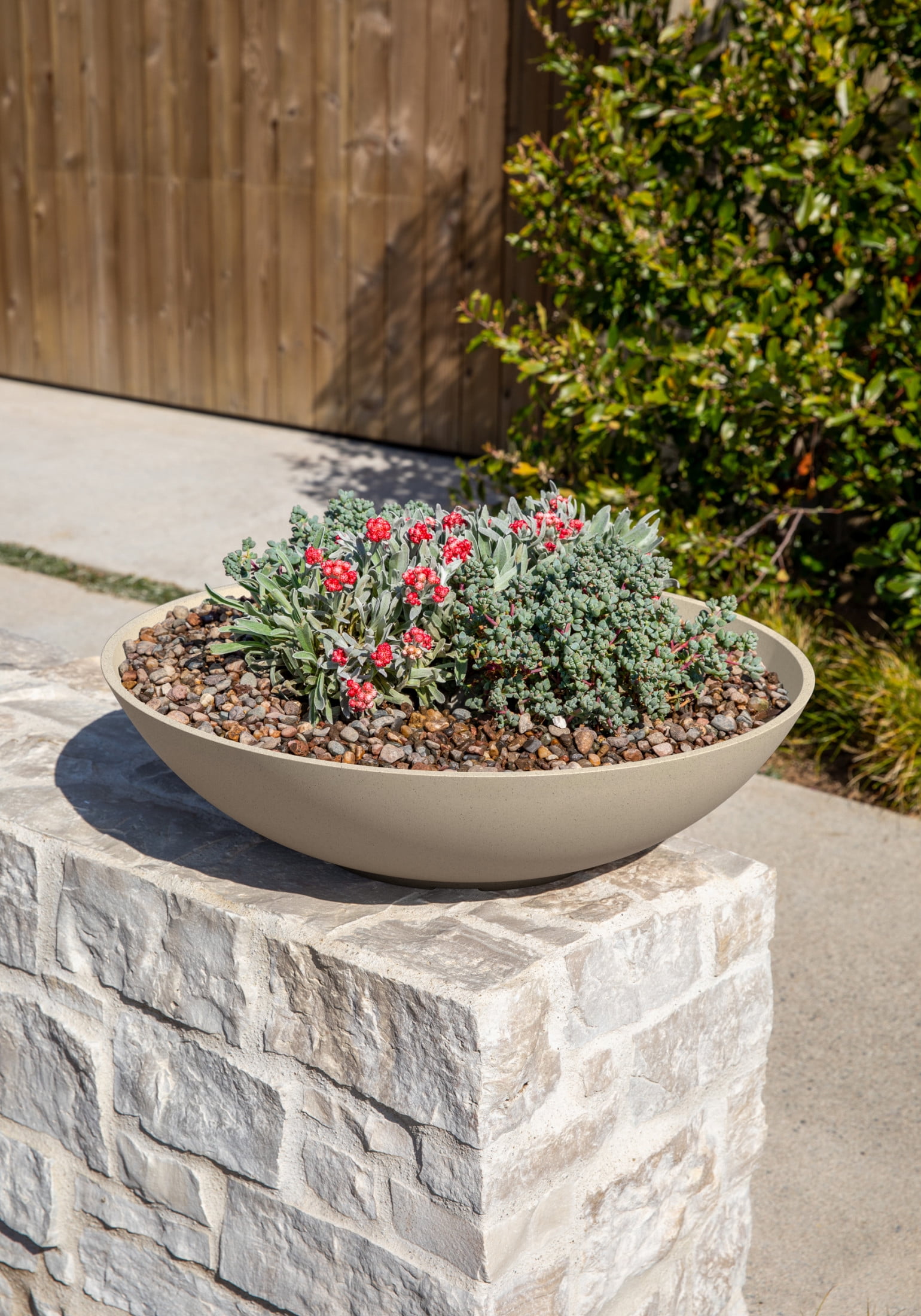 Veradek Mason Series Lane Bowl 24" Plastic-Stone Planter - Sand