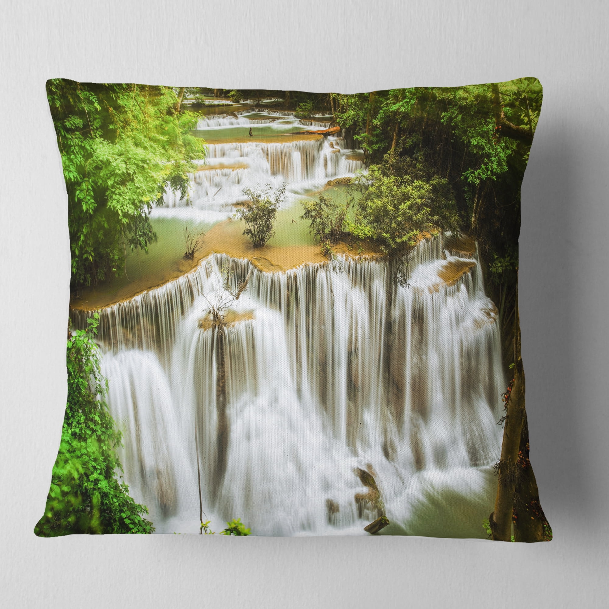 Designart Green Huymea Kamin Waterfall - Photography Throw Pillow - 16x16
