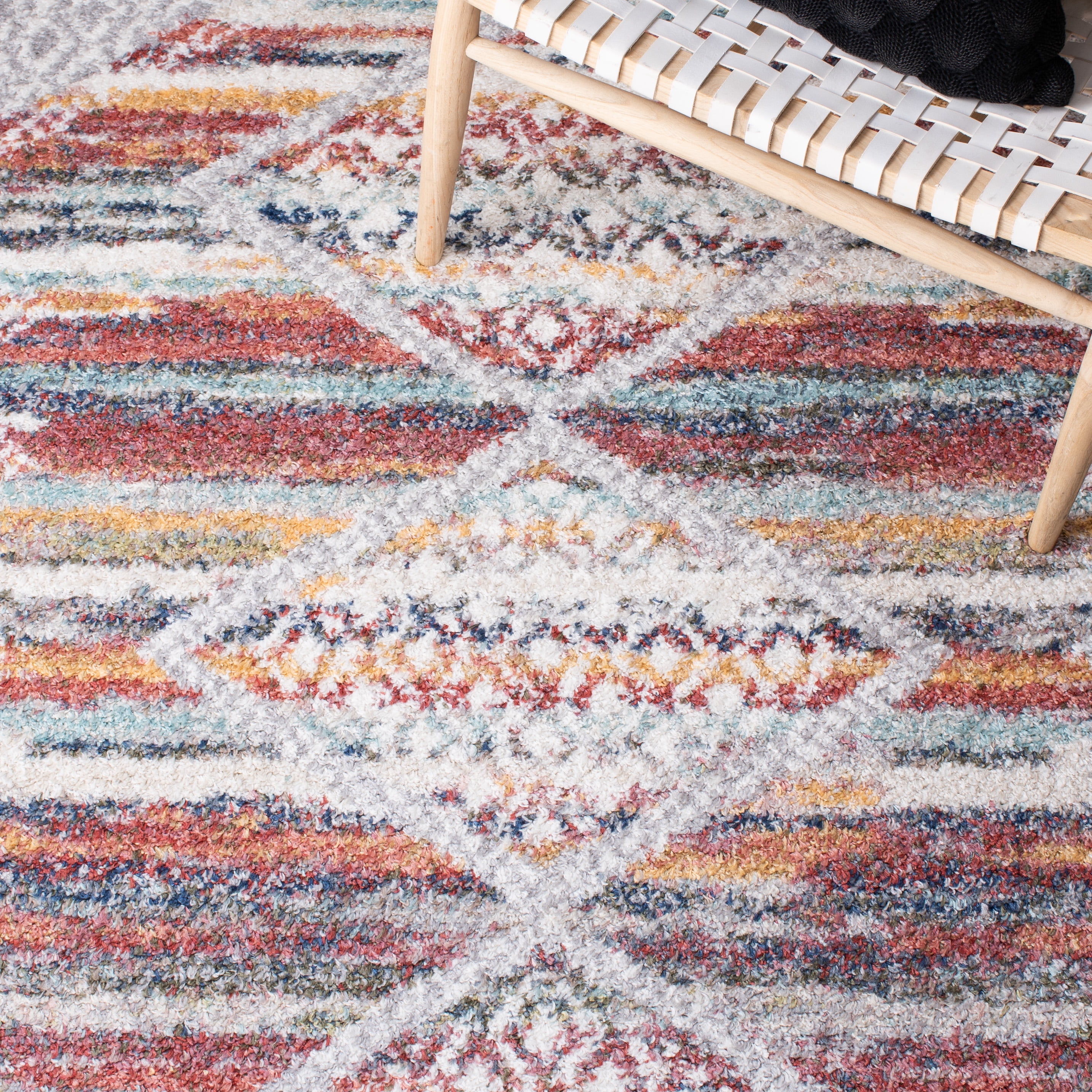 SAFAVIEH Calista Jayce Southwestern Area Rug, Ivory/Rust, 6'7" x 6'7" Square