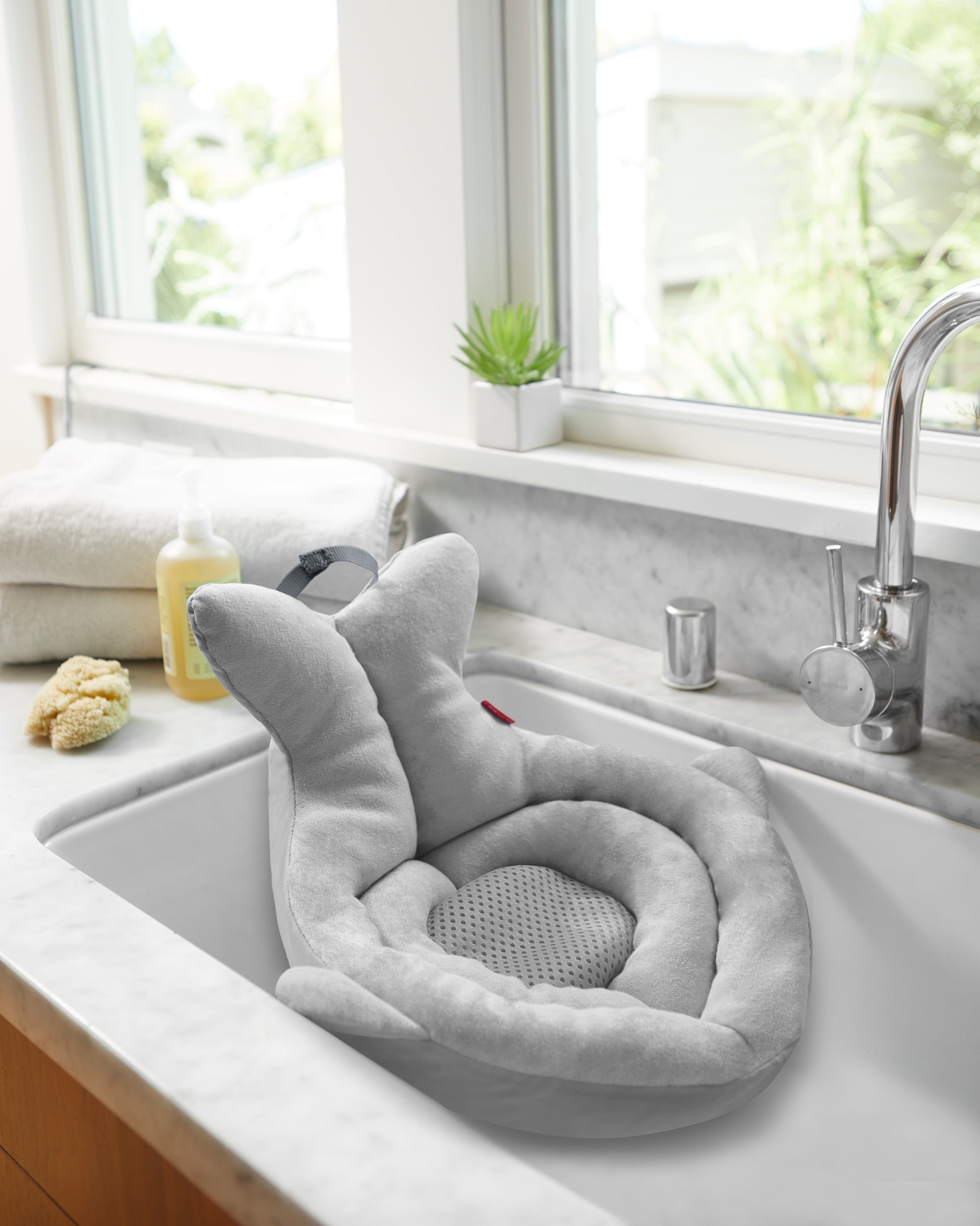 Skip Hop Moby Softspot Sink Bather, Gray