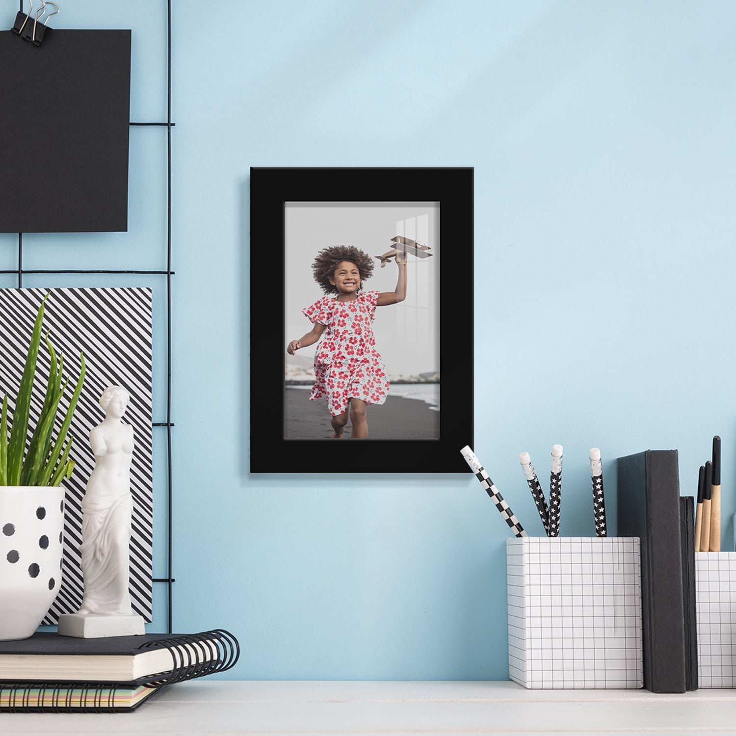 Modern 4 in. x 6 in. Black Picture Frame (Set of 2)