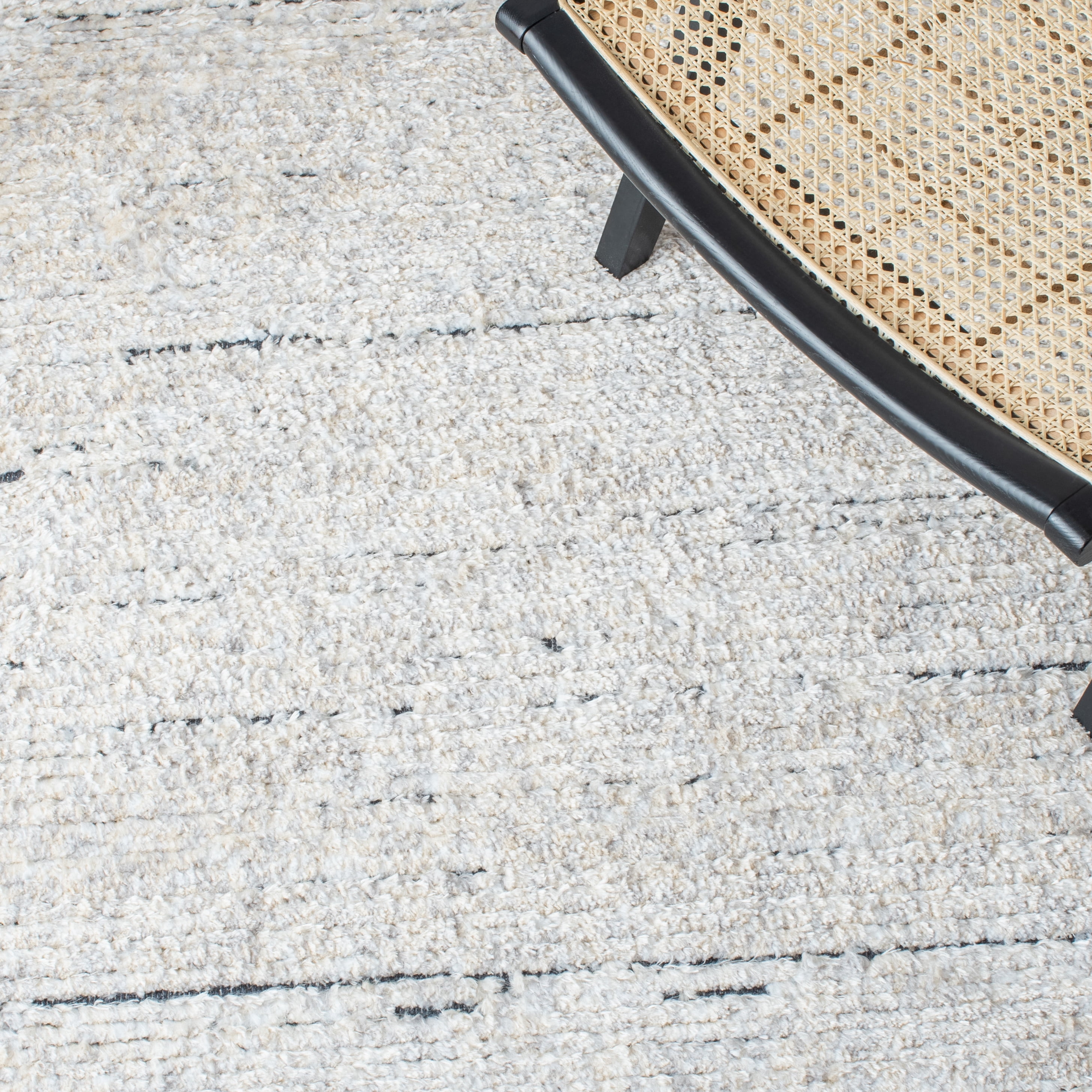 Safavieh Burko Kazi Abstract Area Rug, Gray/Ivory, 4'5" x 6'5"
