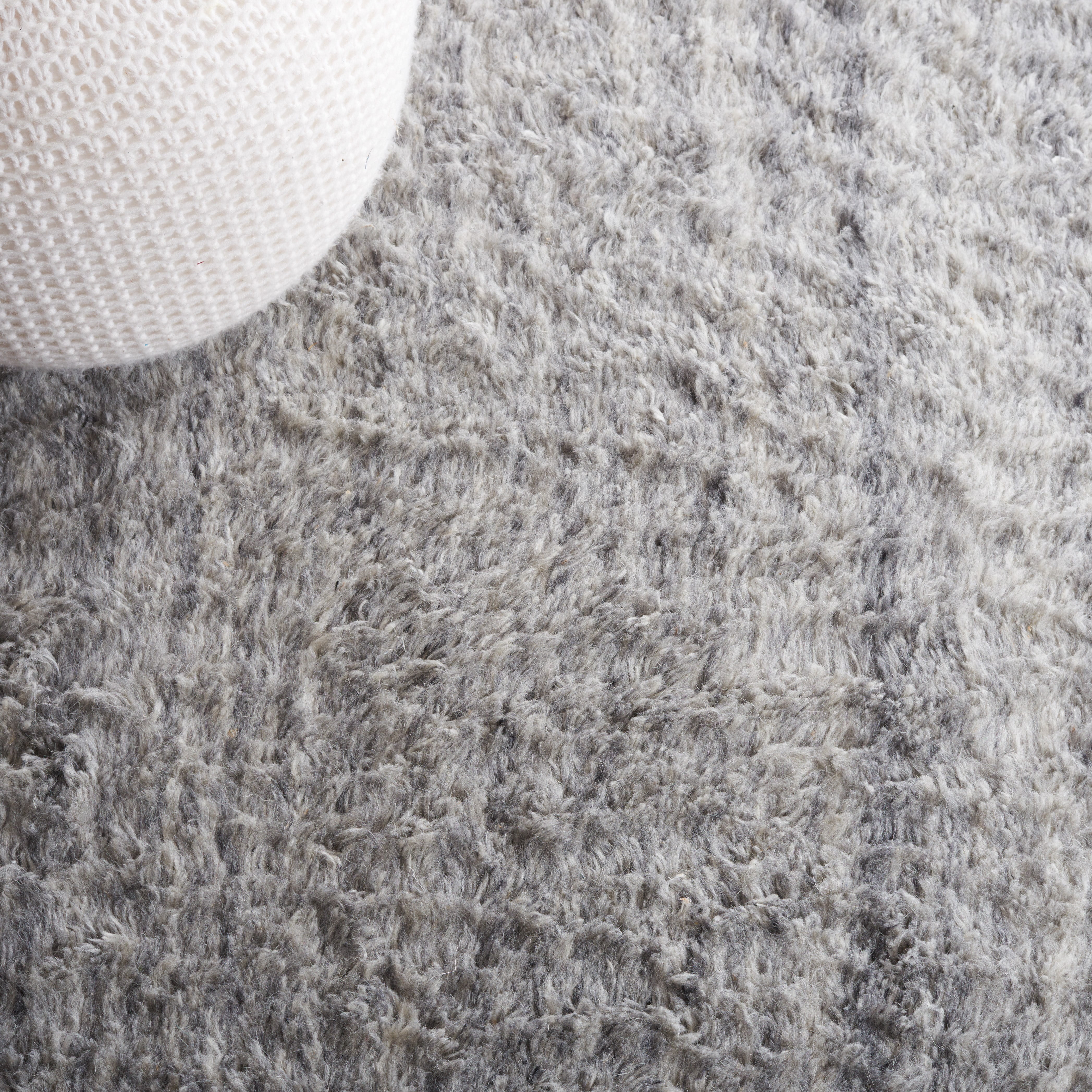 SAFAVIEH Casablanca Keane Solid Area Rug, Grey, 8' x 10'