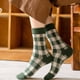 thumbnail image 4 of Vintage aguacate verde para calcetines frescos 1 par calcetín tobillero calcetines cálidos de invierno para mujer calcetín cálido cuidado grueso calcetín de moda, 4 of 5