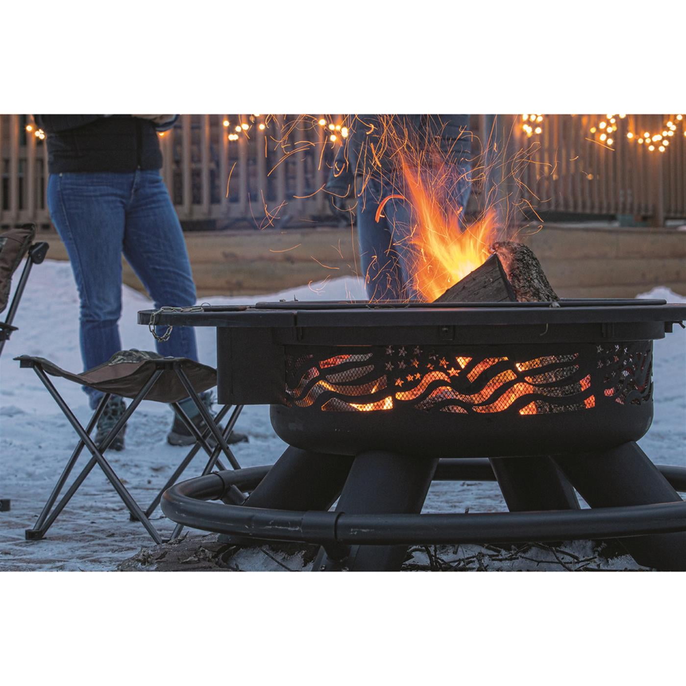 CASTLECREEK 47" Fire Pit with BBQ Grate Flag