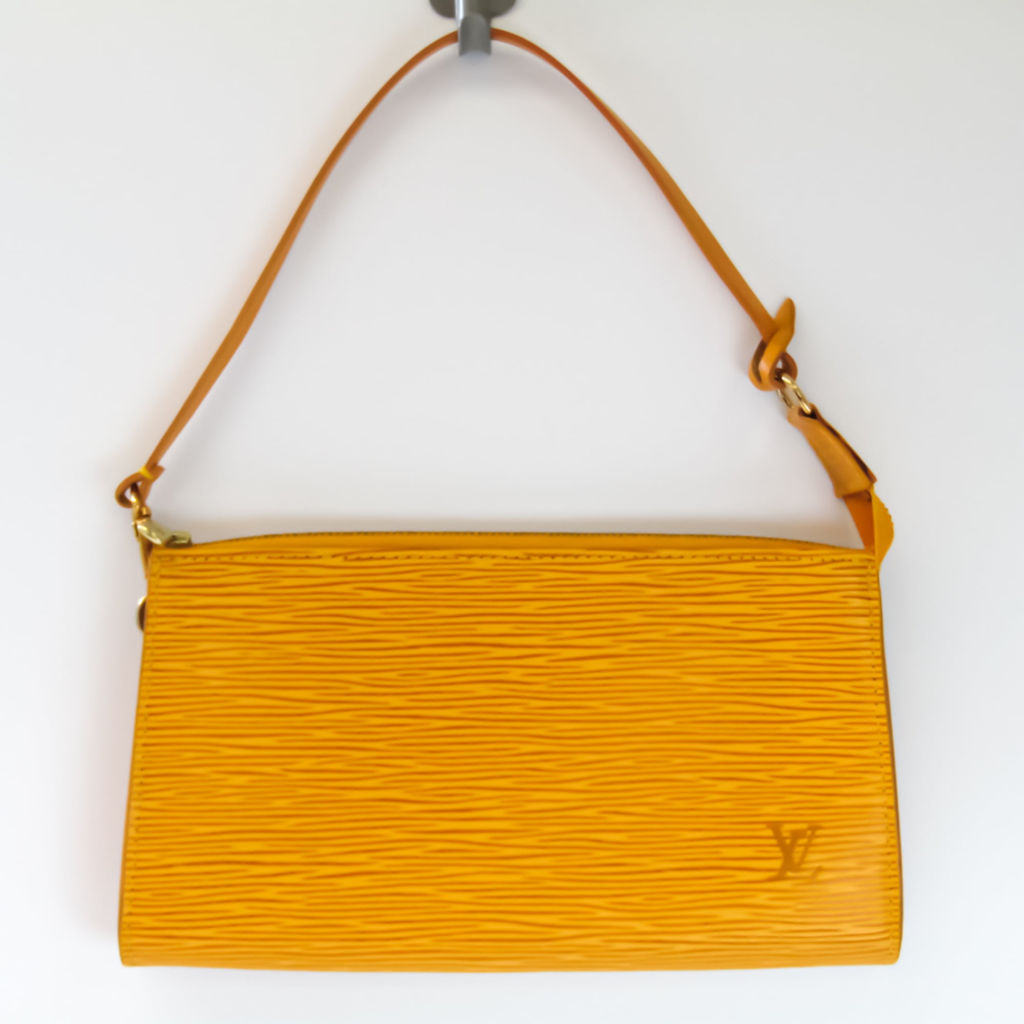 Louis Vuitton - Authenticated Pochette Accessoire Handbag - Synthetic Brown for Women, Never Worn