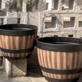 thumbnail image 4 of Macetas, Macetas de Barril de Whisky, Macetas de Plástico, Diseño de Barril de Vino de Imitación, para Plantas de Jardín (3 Piezas), 22,8 cm, 4 of 5