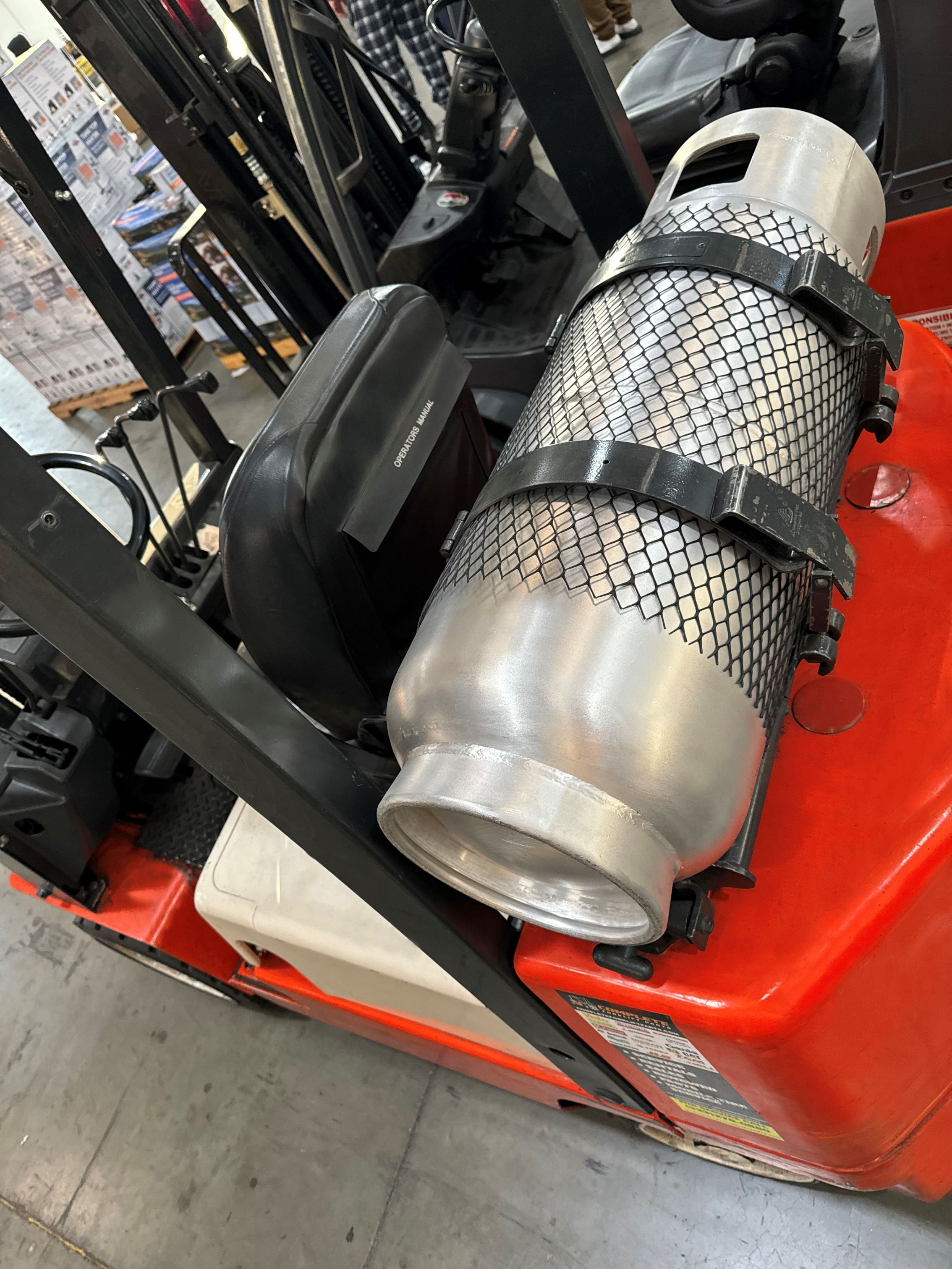 Flame King 43.5LB Aluminum Forklift Propane Tank with Gauge, Corrosion-Resistant, Rust-Free, Lightweight