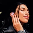 thumbnail image 4 of Audifonos Cleer ARC 3 Open-Ear: Sonido Hi-Res, Color Rosa, 4 of 8