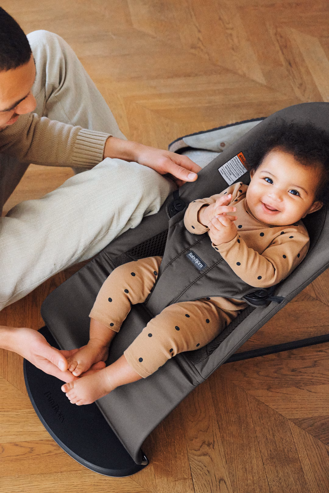 thumbnail image 2 of BabyBjorn Bouncer Balance Soft, Woven/Jersey, Tri-Fabric, Dark Grey, 2 of 5