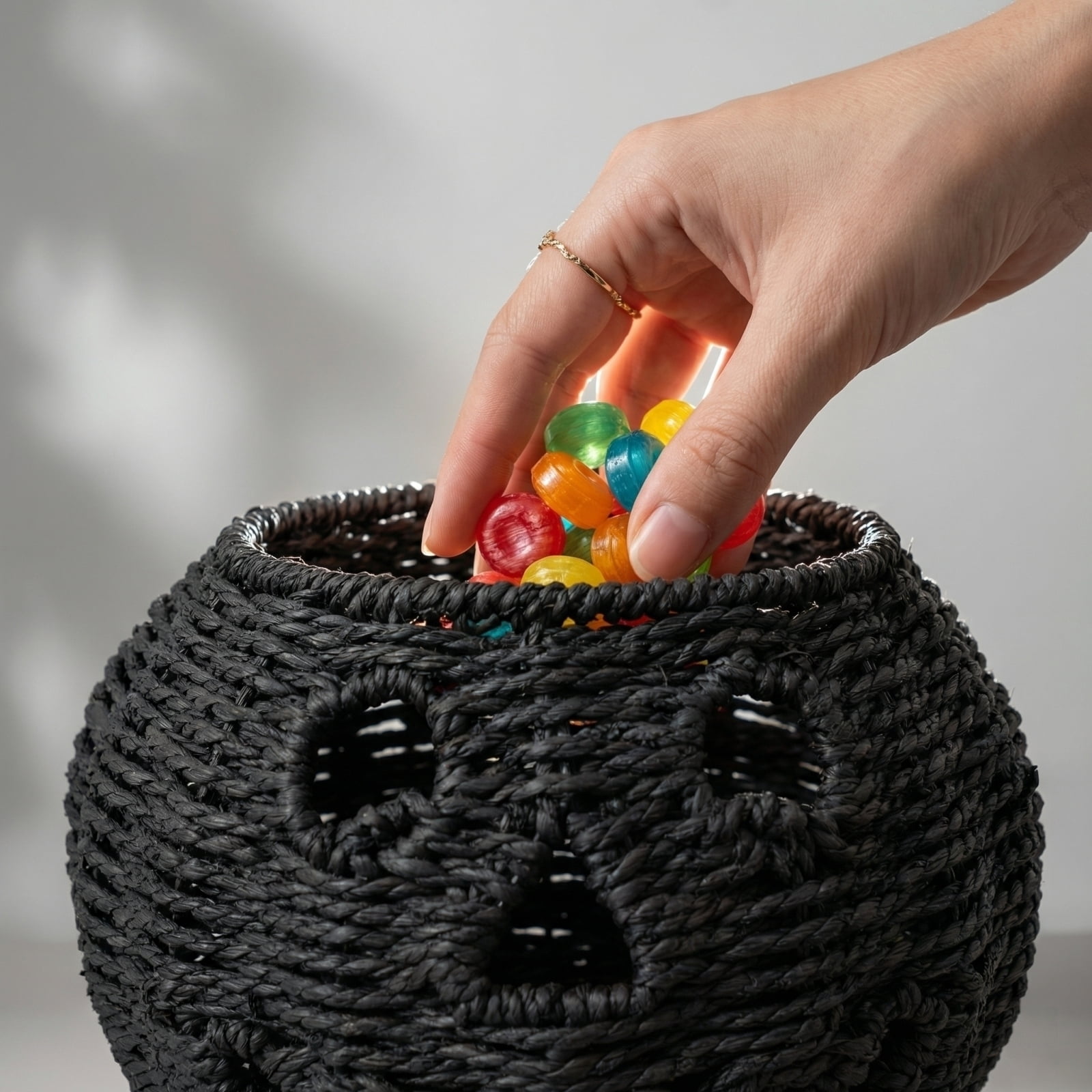 Decorr Halloween Pumpkin Basket Decor, 9x10" Black Woven Jack-O-Lantern with Witch Hat, Spooky Halloween Treat Bucket, Handwoven Halloween Party Decor & Trick-or-Treat Basket