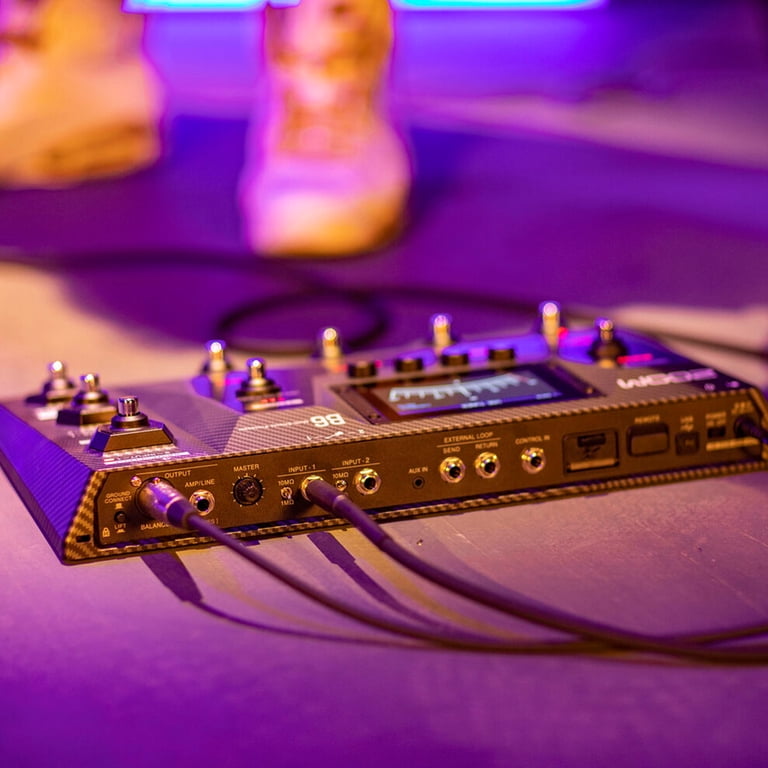 Zoom B6 Bass Multi-Effects Processor with 4 DI Models and A/B