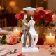 thumbnail image 5 of Adorno decorativo con escena de pareja bajo paraguas para San Valentín, figura de resina con escena romántica para el hogar y la boda, centro de mesa, decoración del hogar, decoración de la habitación, 5 of 6
