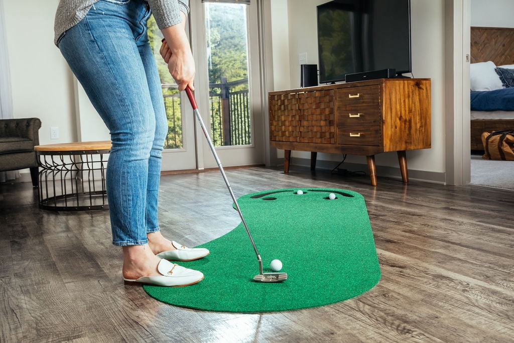 PUTT-A-BOUT Par Three Plus Golf Putting Green (3' x 9')