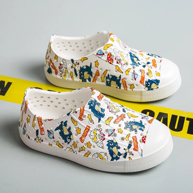 Sandalias de verano con agujeros Unisex, zapatos antideslizantes de fondo suave para caminar en el agua para la playa, sandalias geniales para niños pequeños