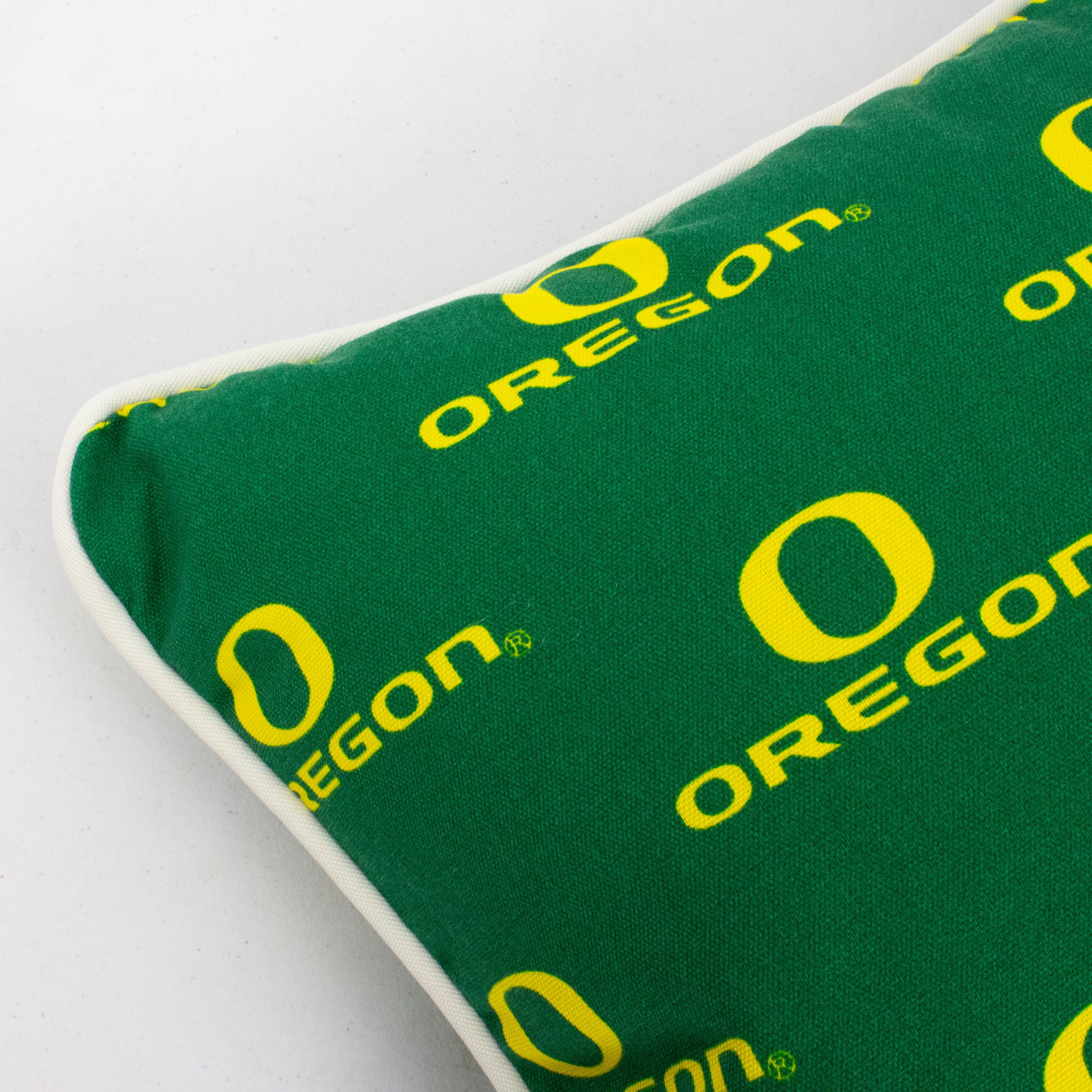 Oregon Ducks College Covers Indoor or Outdoor Decorative Pillow Pair, 16 in x 16 in