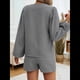 thumbnail image 5 of Conjunto de 2 Piezas para Mujer, Camiseta de Larga con Lazo Delantero, Pantalón Corto y Pijama Deportivo Informal. Negro M, 5 of 10