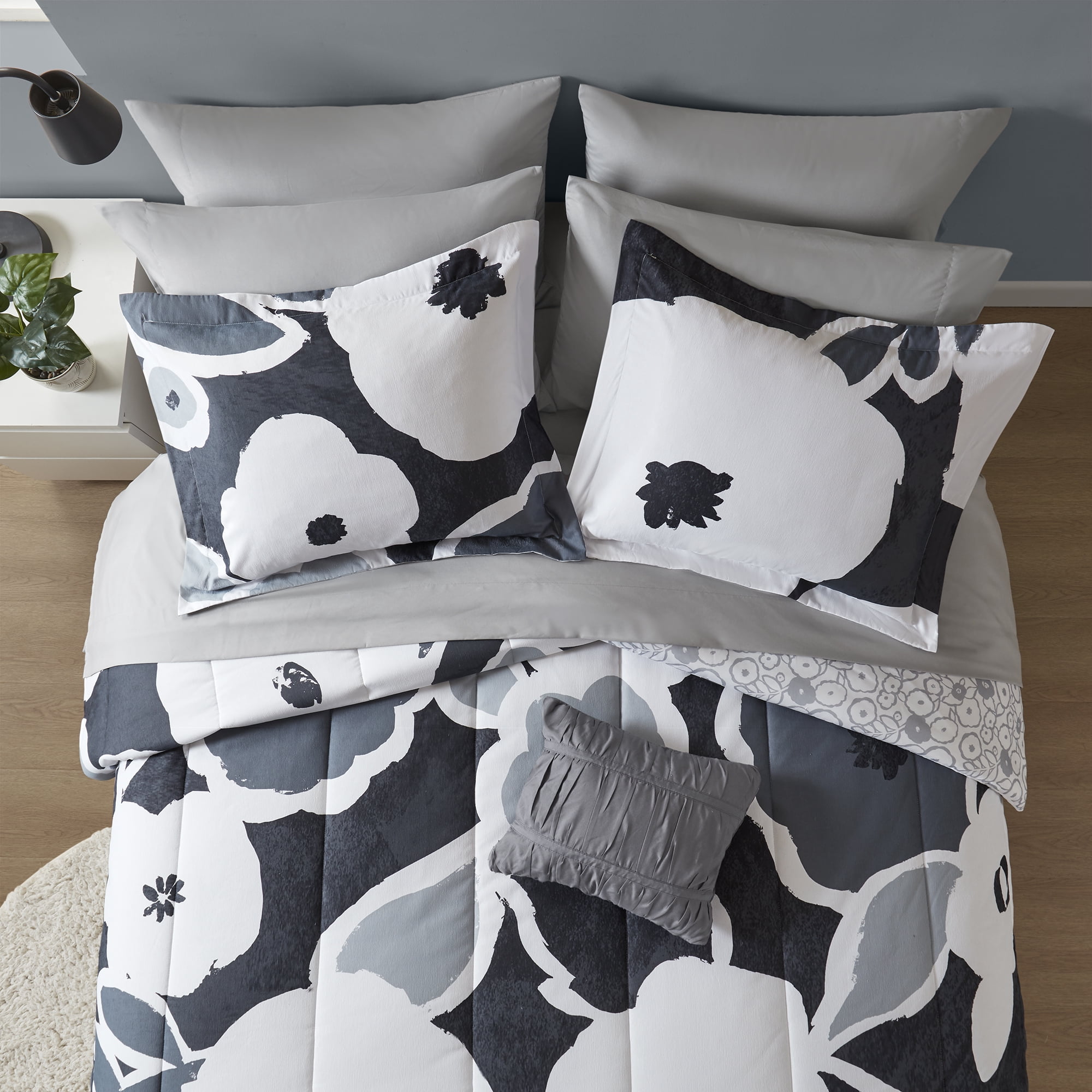 Mainstays All in One Reversible Comforter and Sheet set- 11 Piece, Full, Black and White Floral