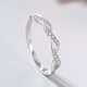 thumbnail image 2 of Anillo de bodas de diamantes en forma retorcida en plata de ley 925, 2 of 4