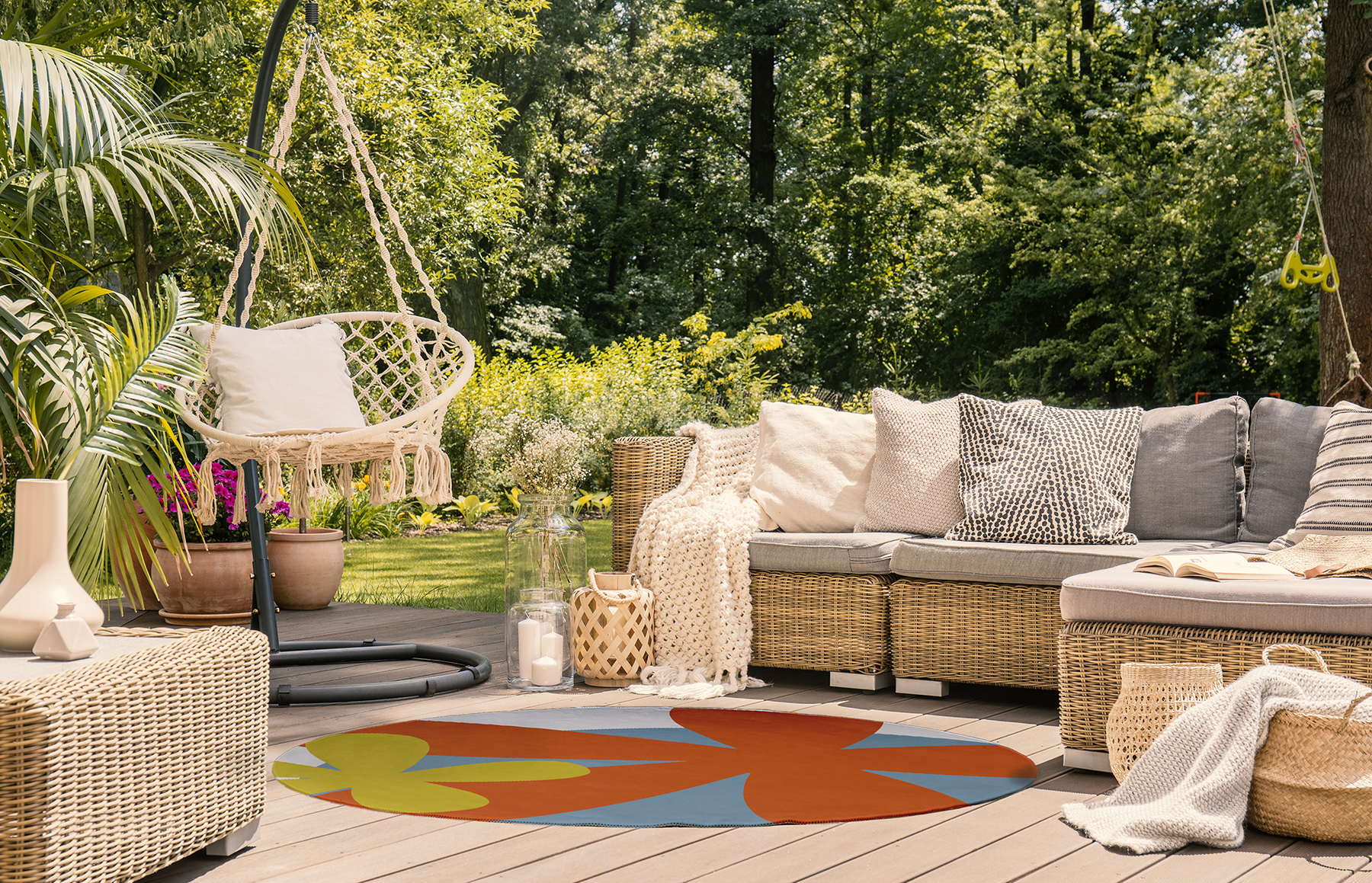 5' Round Simply Daisy Bold Flowers Modern & Contemporary Chenille Area Rug, Perfect Orange