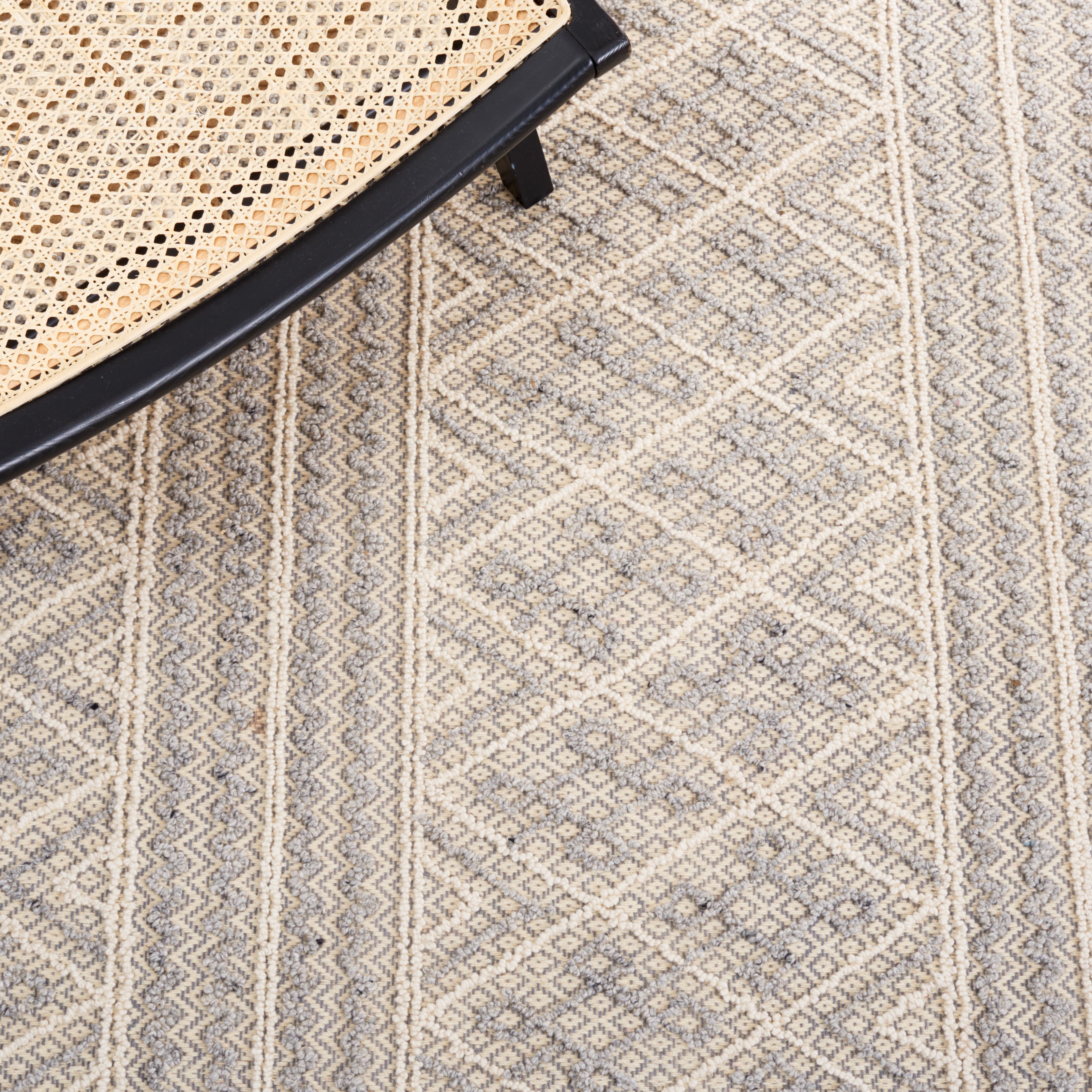 SAFAVIEH Trace Alexanndria Geometric Area Rug, Grey/Beige, 5' x 8'